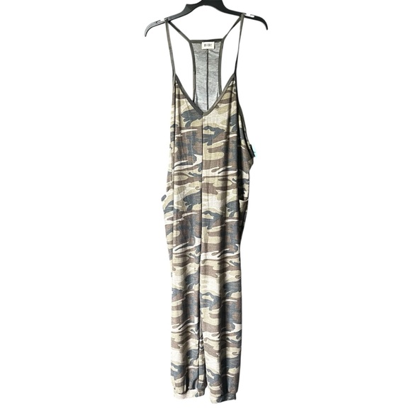 Bellanblue~ Camo Romper - Picture 3 of 6
